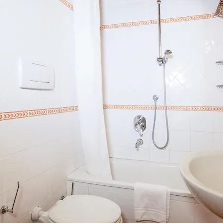 C6 Apartment *